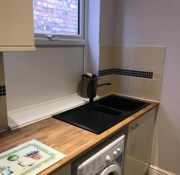 膳宿费 Tunnard House