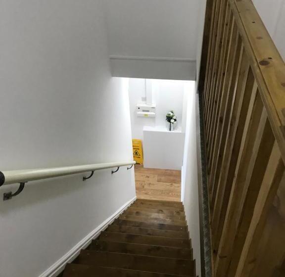 膳宿费 Tunnard House