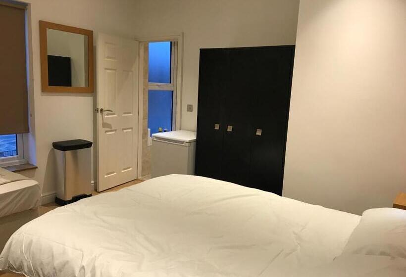 膳宿费 Tunnard House