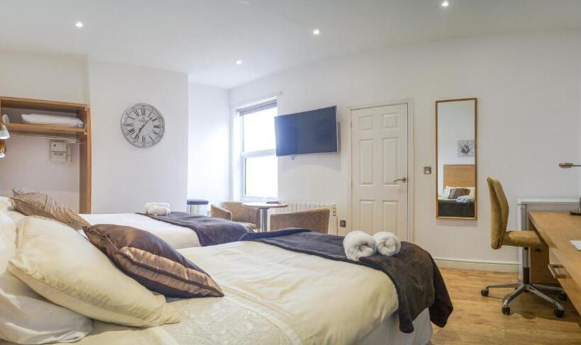 膳宿费 Tunnard House