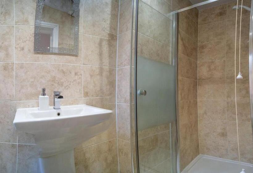 膳宿费 Tunnard House