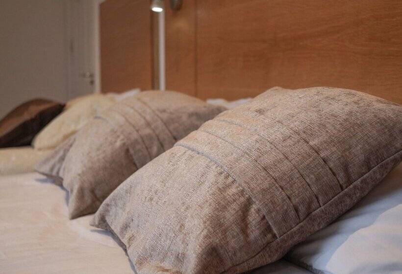 膳宿费 Tunnard House