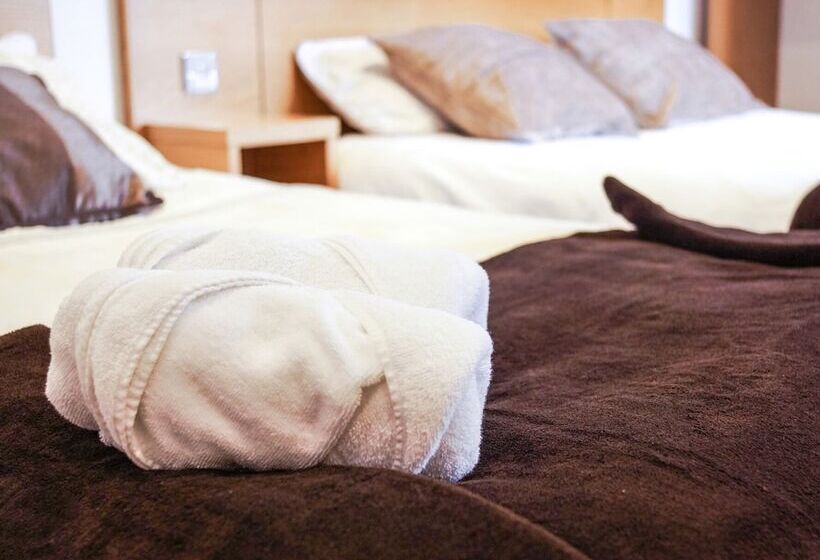 膳宿费 Tunnard House