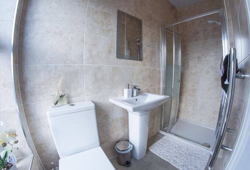 膳宿费 Tunnard House