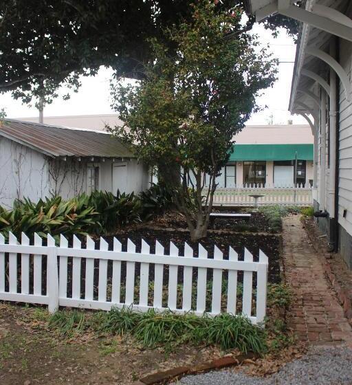 Riverboat Bed & Breakfast