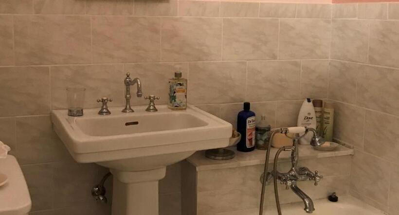 Riverboat Bed & Breakfast