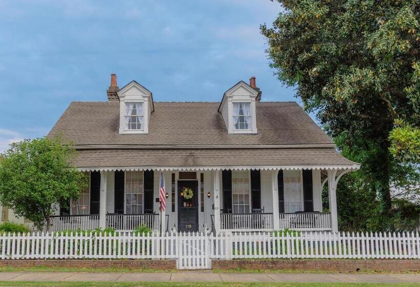 Riverboat Bed & Breakfast