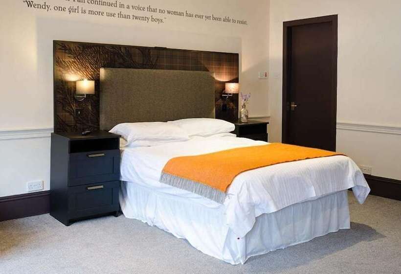 Thrums Hotel, Kirriemuir