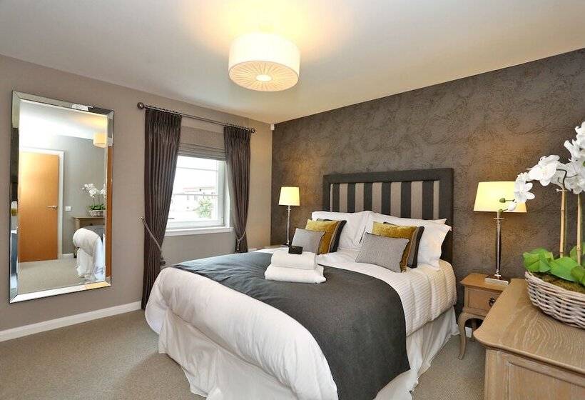 Town & Country Apartments  Priory Park