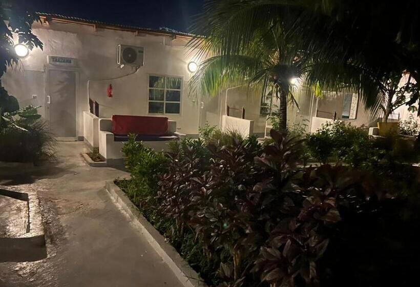 酒店 Sunseabar Beach Resort