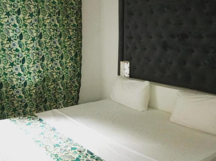 酒店 Sunseabar Beach Resort