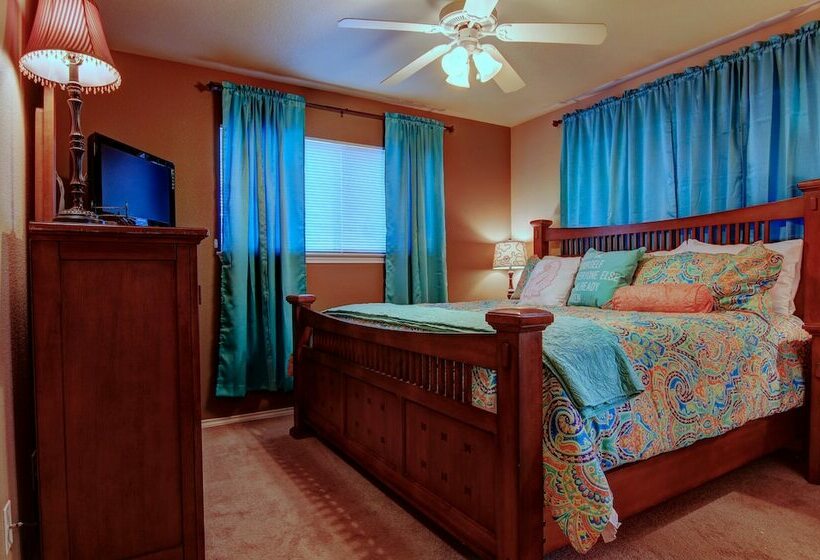 Texas Two Step At Waterwheel