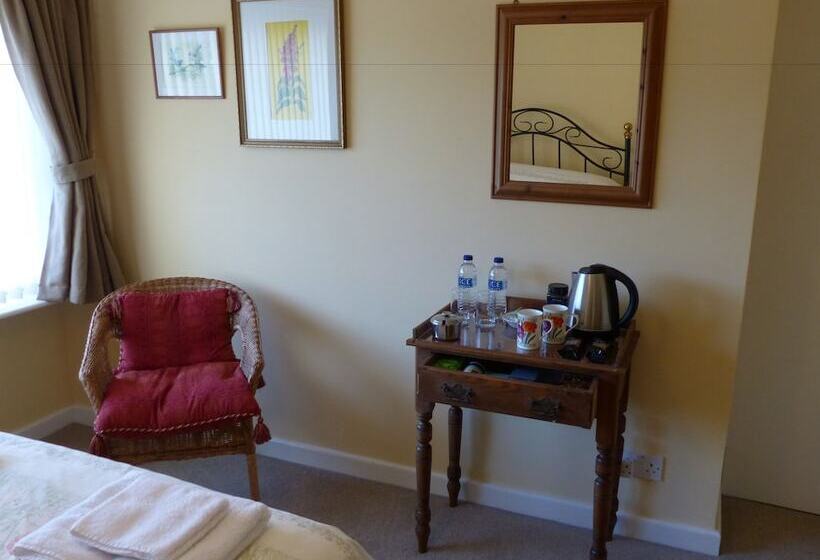 A. B&b   Glastonbury