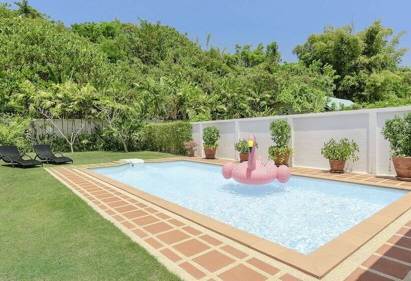 Baanpromphun Pool Villa By Bv