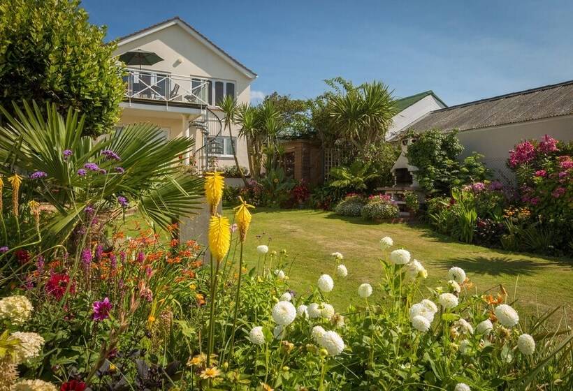 Beau Vallon Holiday Apartments