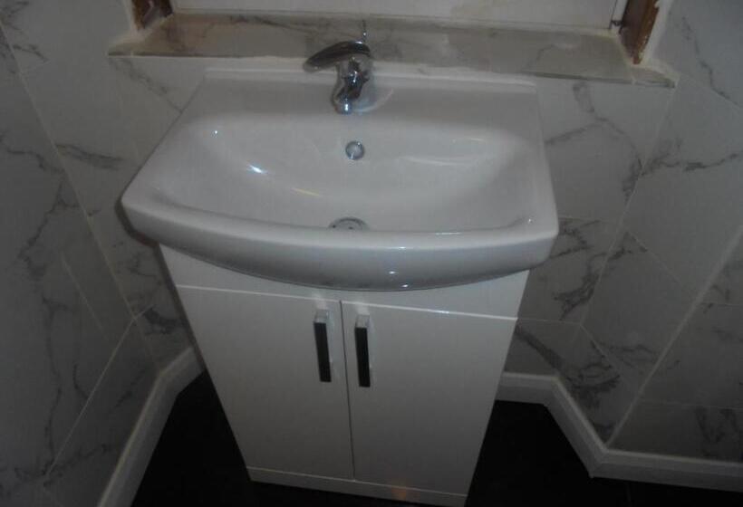 Bed and Breakfast Avondale House