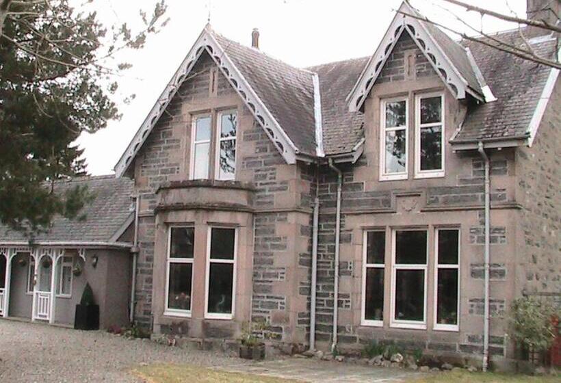 Bed and Breakfast Avondale House