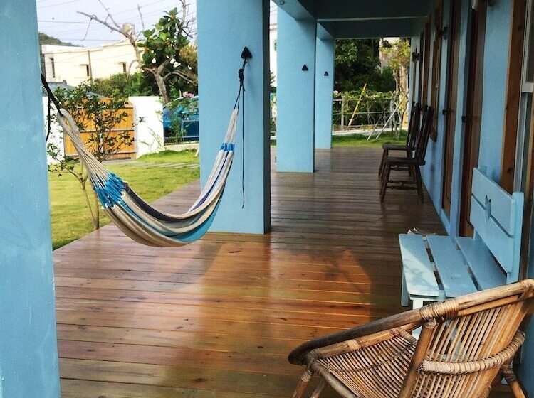 تختخواب و صبحانه Mooning The Hill