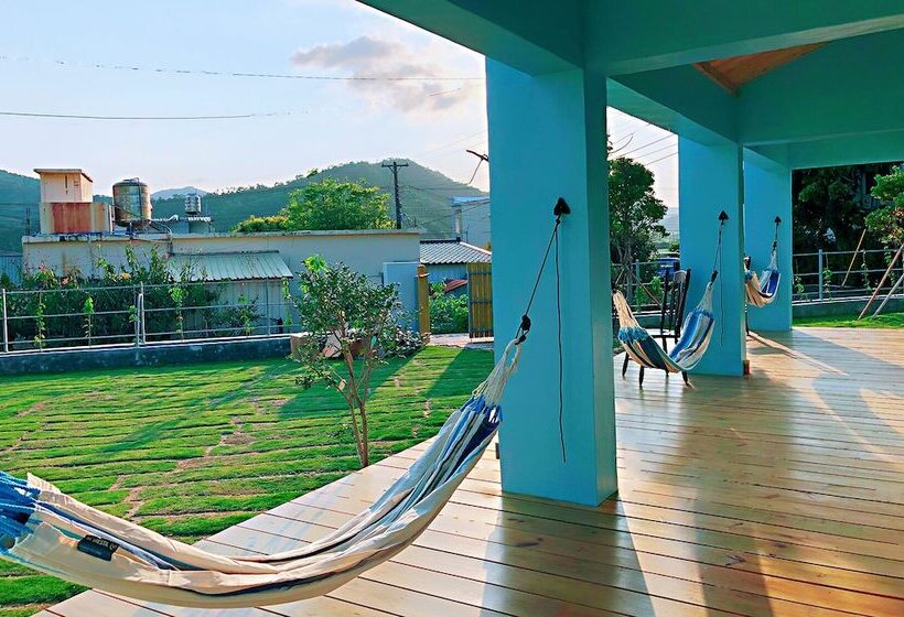 تختخواب و صبحانه Mooning The Hill