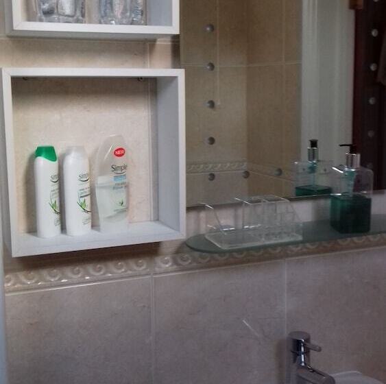 צימר Saxon Villa