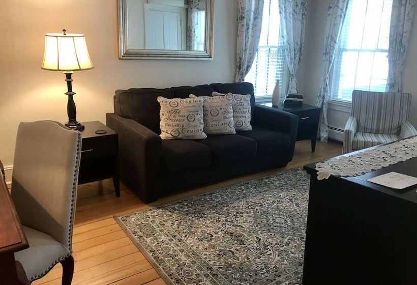 مبيت وإفطار The Blue Horse Inn