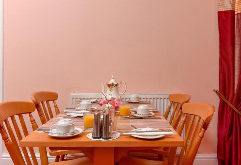 住宿加早餐 The Warren Guest House