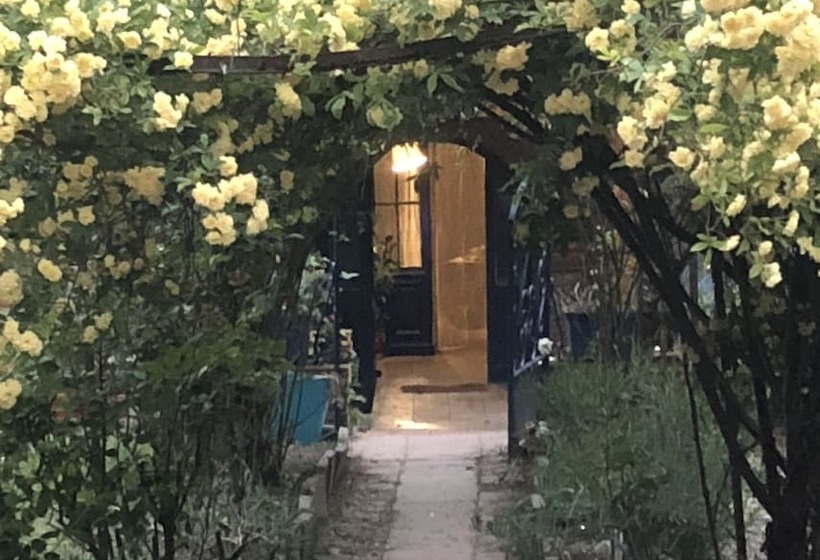 مبيت وإفطار Ultreia Moissac