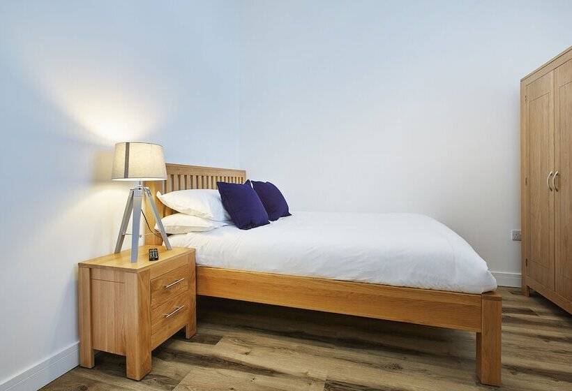 Burkhardt Hall  Parking Included  Sleeps 4