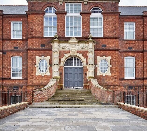 Burkhardt Hall  Parking Included  Sleeps 4