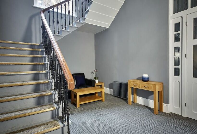 Burkhardt Hall  Parking Included  Sleeps 4