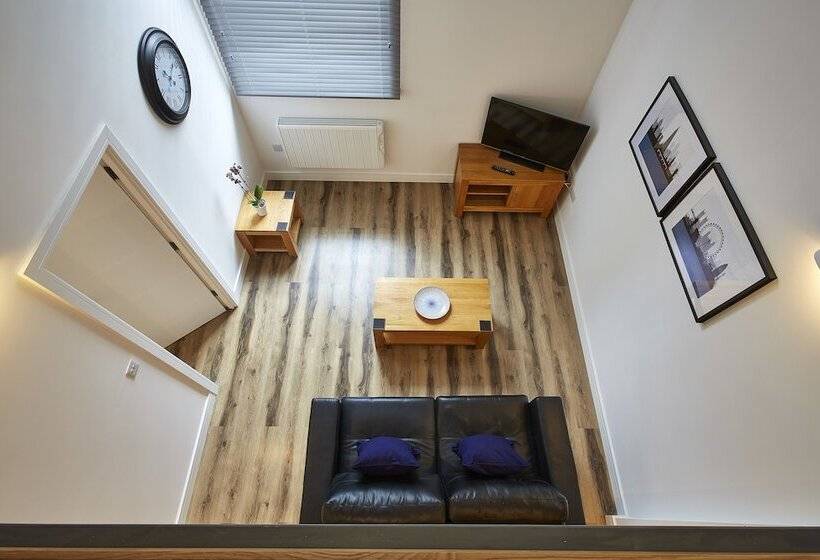 Burkhardt Hall  Parking Included  Sleeps 4