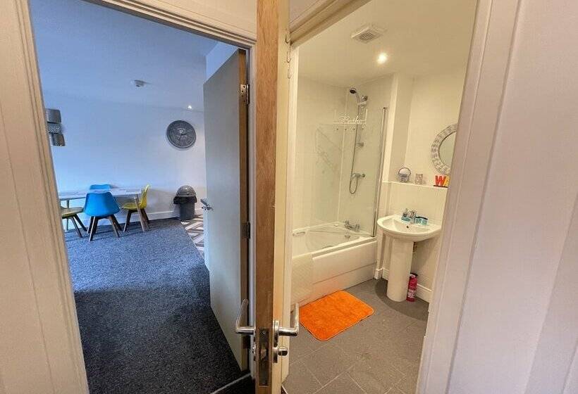 Grand Central Apartments