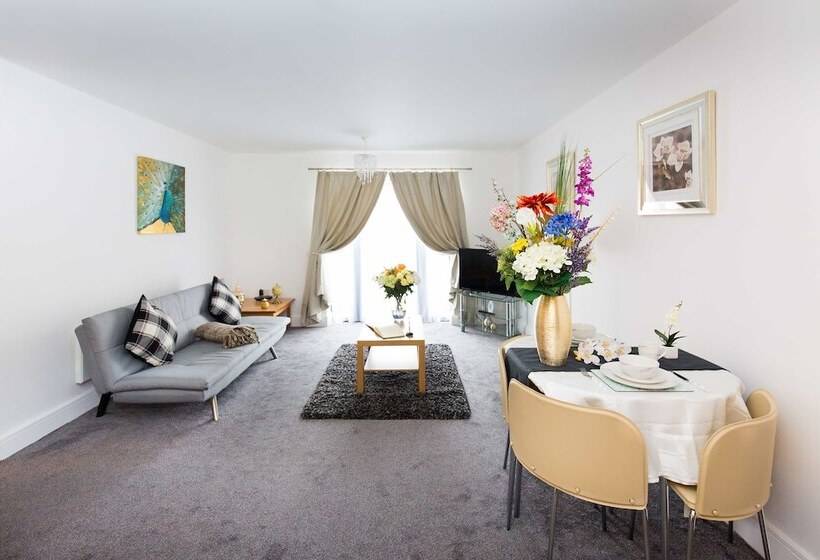 Grand Central Apartments