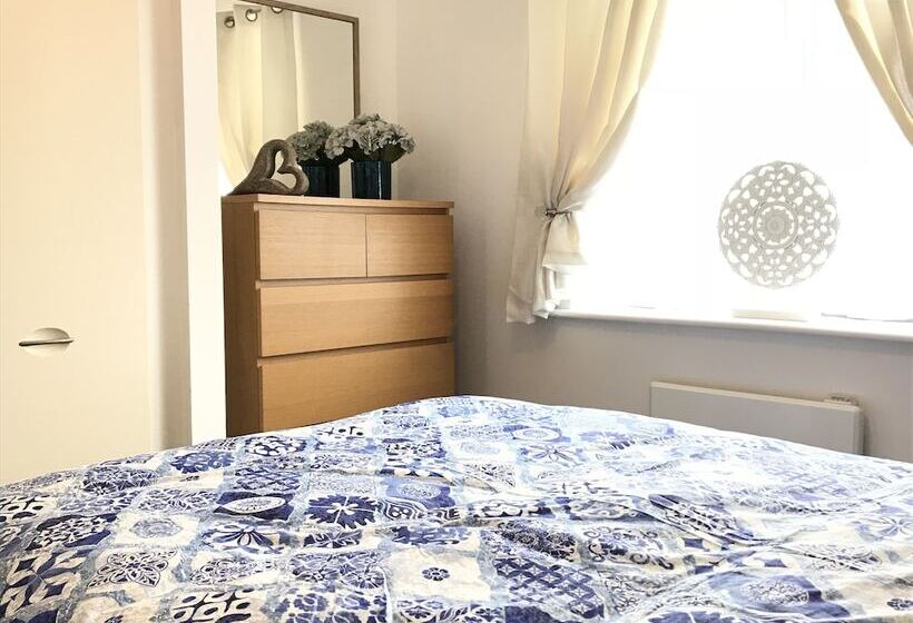 Grand Central Apartments