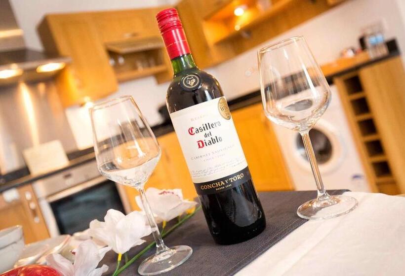 Grand Central Apartments