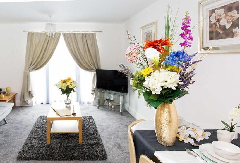 Grand Central Apartments