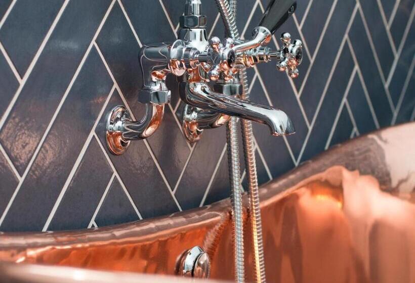 簡易ホテル The Cornish Arms