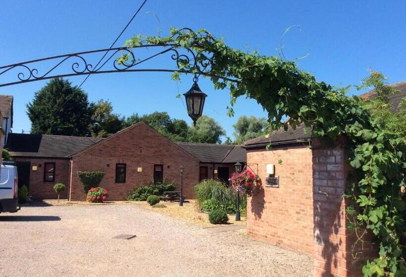 Хостел The Fountain Oldwood