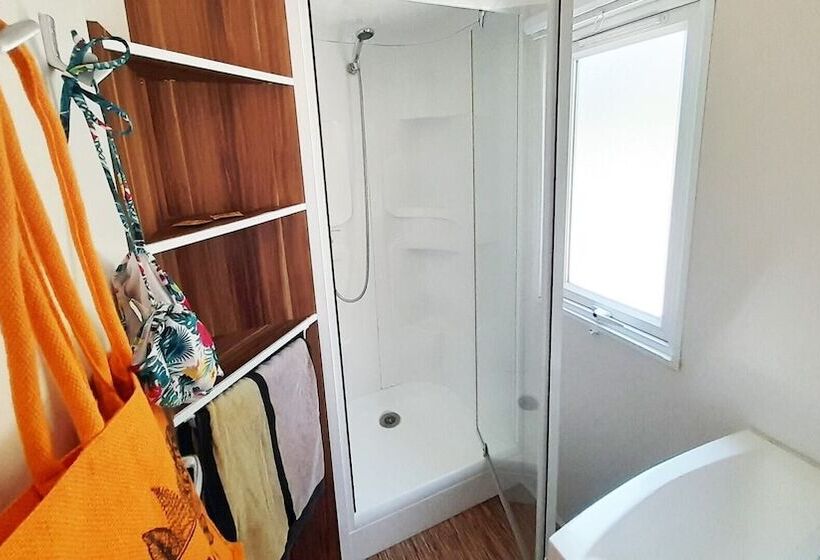 ホテル Camping La Célestine