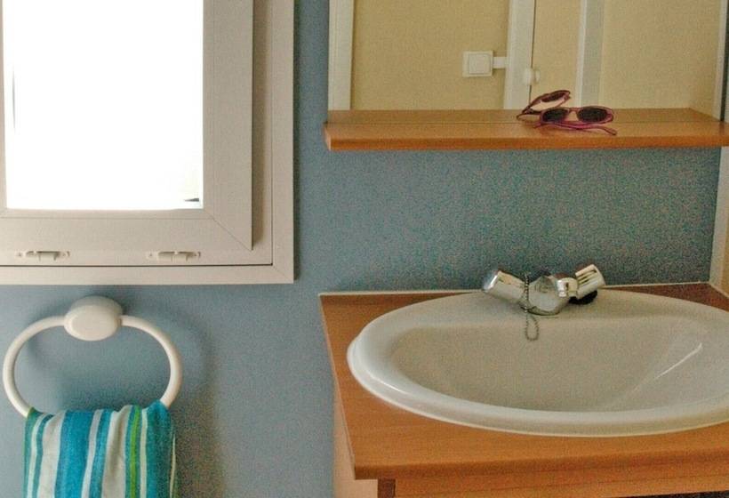 ホテル Camping La Célestine