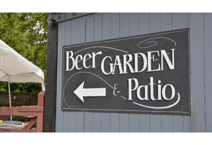 Отель Hare & Hounds