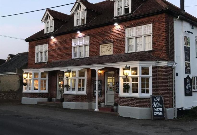 Отель Hare & Hounds