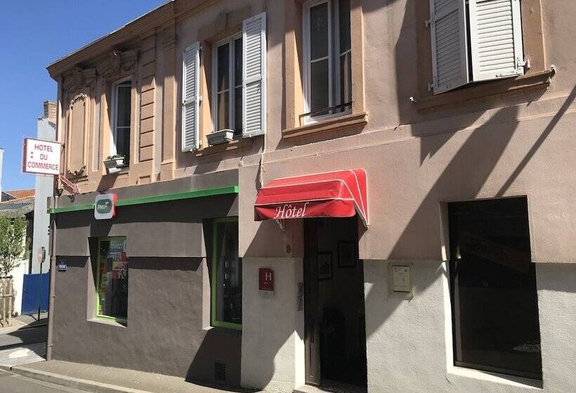 فندق Hôtel Du Commerce