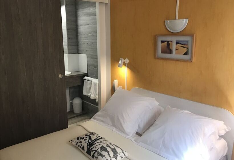 فندق Hôtel Du Commerce