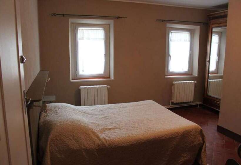 Отель Les Cèdres