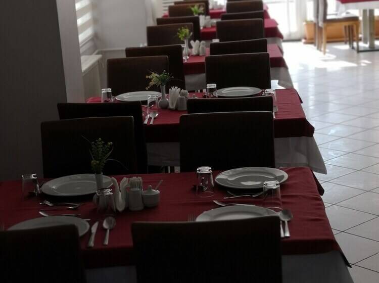 فندق Oreko Express