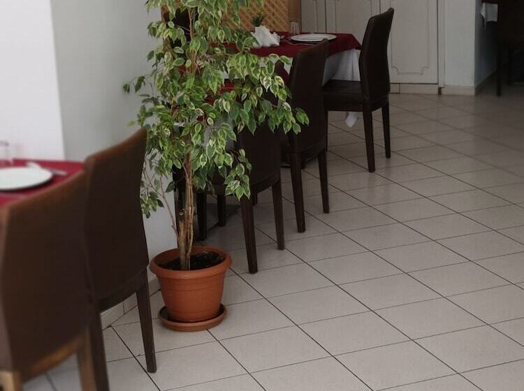 فندق Oreko Express