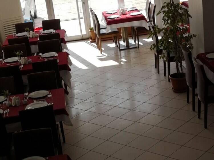 فندق Oreko Express