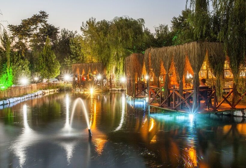 هتل Otantik Tas Ev