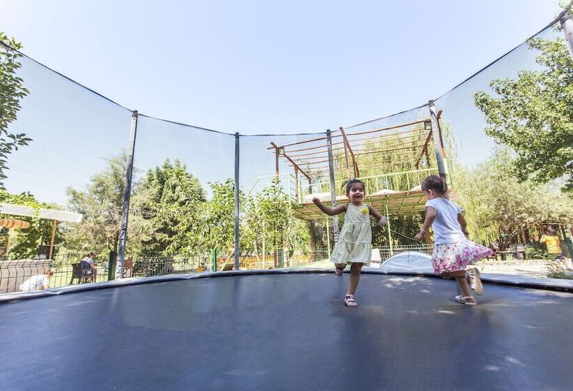 هتل Otantik Tas Ev